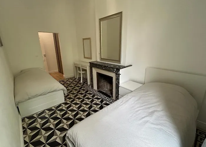 Avenue Feucheres Arenes Διαμέρισμα Νιμ